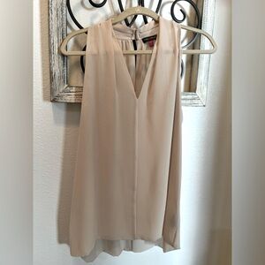 Vince Camuto Pleated V-Neck Sleeveless Pink/Cream Blouse
Top Hi Low Size M